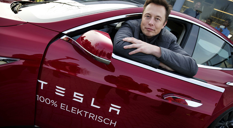 Tesla ilk kez bir yılı kârda kapatmayı başardı