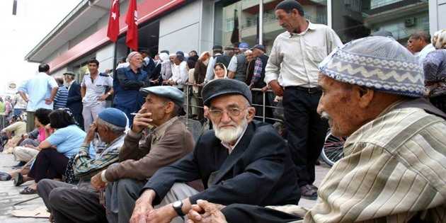 Çalışma Bakanı Işıkhan, emekliye ek zam için ekimi işaret etti