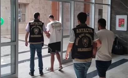 antalya-da-bankaci-roluyle-dolandiricilik-yap-16177172_amp