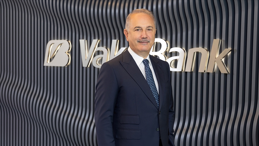 VakıfBank Genel Müdürü Üstünsalih: 2025 VakıfBank’ın dijitalleşme ve sürdürülebilirlikte atılım yılı olacak