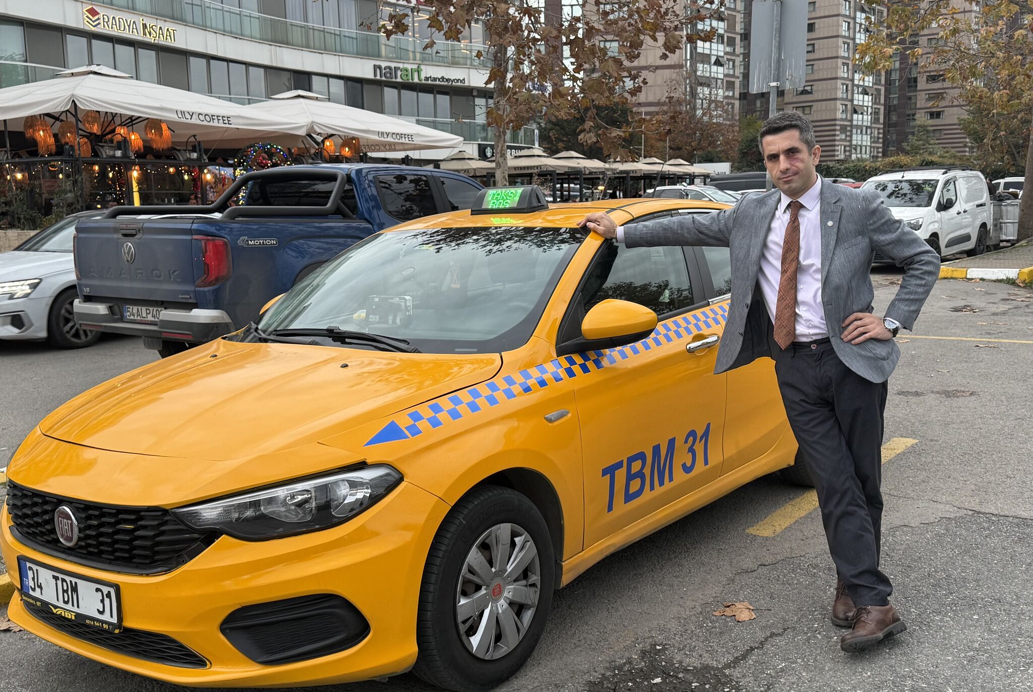 Boğaziçili bankacı işini bıraktı, ‘kravatlı taksici’ oldu