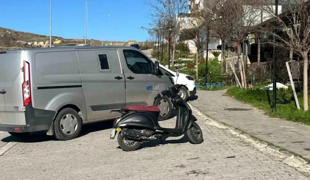 izmir-de-guvenlikleri-darp-edip-banka-aracini-19457647_amp