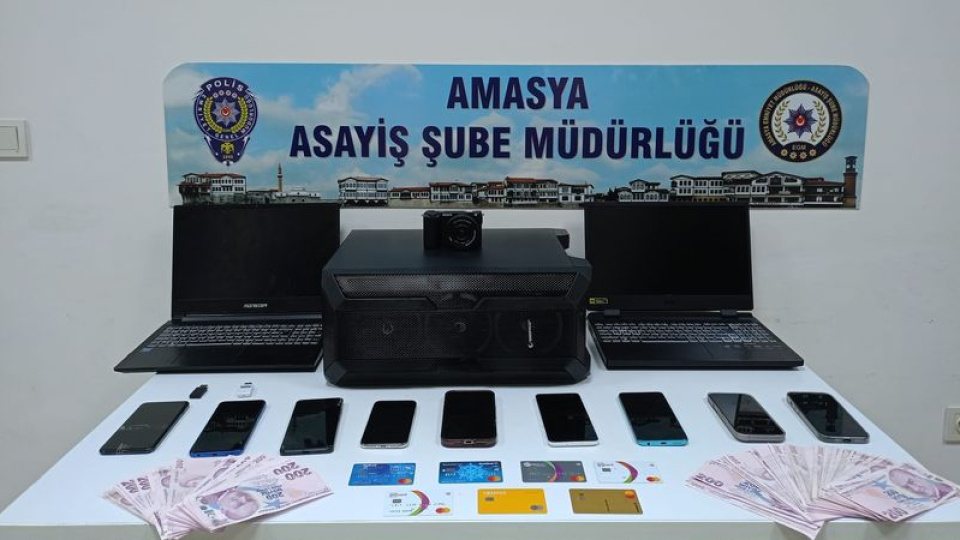 Amasya’da aralarında bankacının da bulunduğu şebekenin kredi kartı vurgunu
