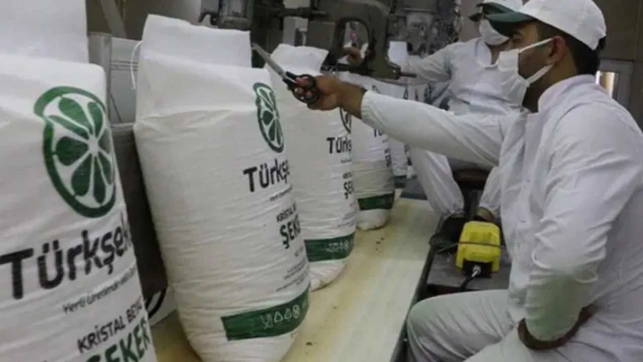 Türkşeker’de milyonluk ‘adrese teslim’ kıyak: Zamdan bir gün önce 100 bin ton gizli şeker satışı!