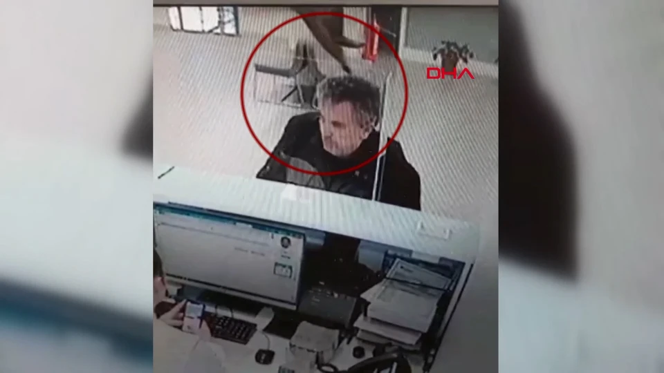 Bolu’da banka şubesinde işlem yaparken başına kedi düştü