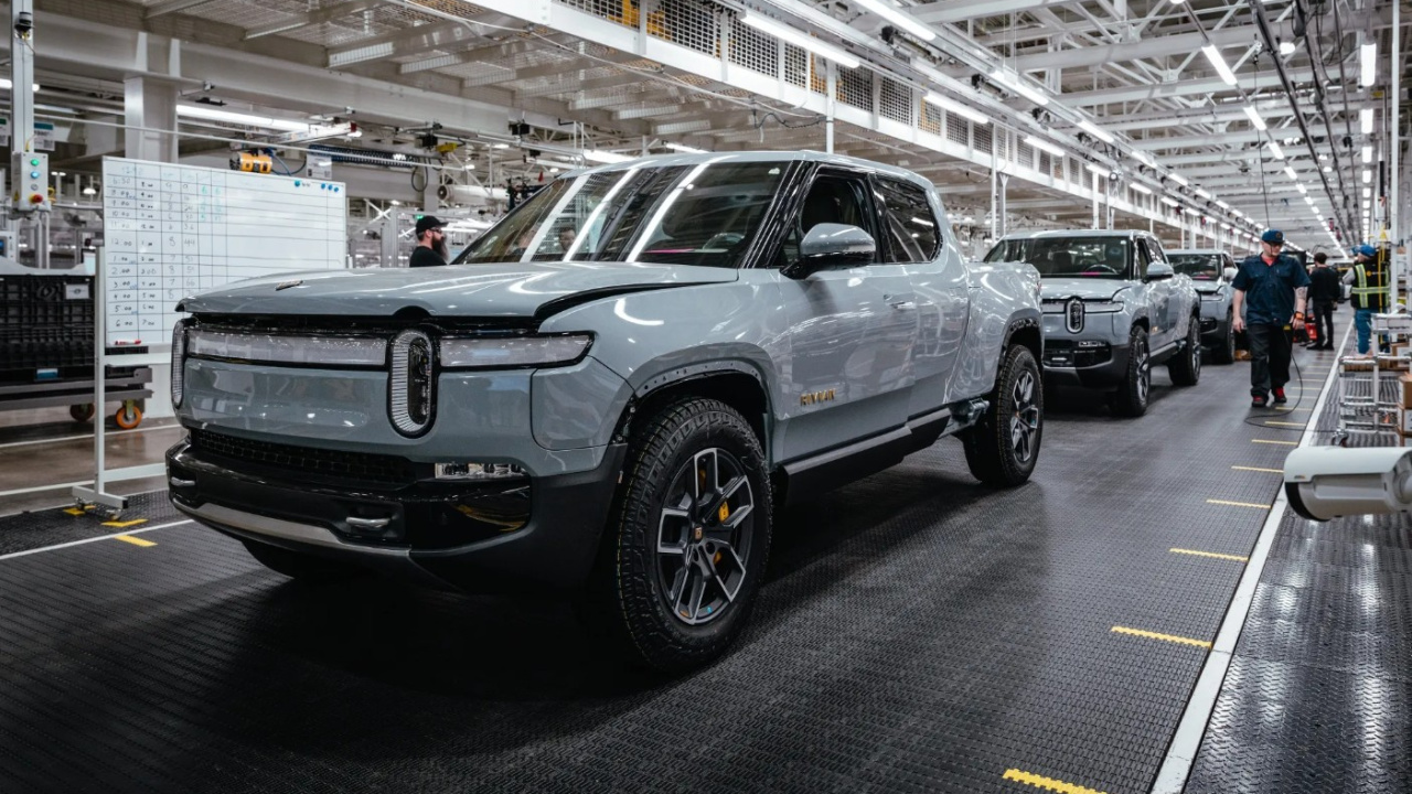 Rivian, yüzlerce çalışanıyla yollarını ayırıyor