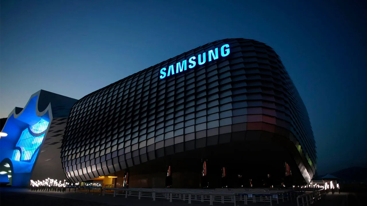 Samsung, Barclays Ortaklığıyla İlk Kredi Kartını Çıkardı