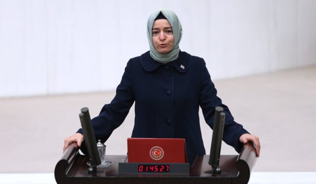 İddia: Fatma Betül Sayan Kaya 2,2 Milyar Lirayı İade Etti